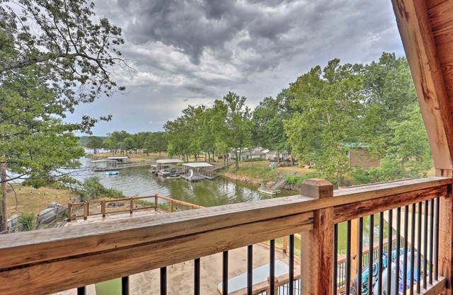 Stunning lakefront A-frame home w/dock! 15% off 4+ nt stay!