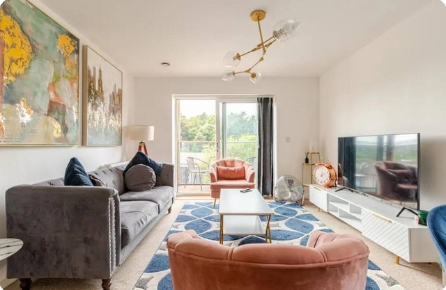Stunning Modern Apartment in Rochester, England