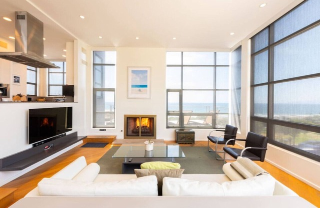 Stunning Panoramic Ocean Views Penthouse Hot Tub
