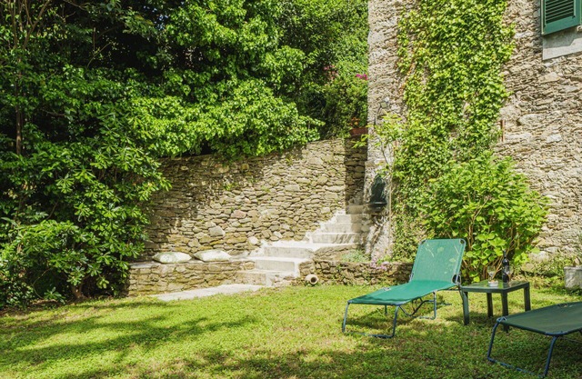 Stunning private villa for 4 people with WIFI, TV, terrace, pets allowed and parking
