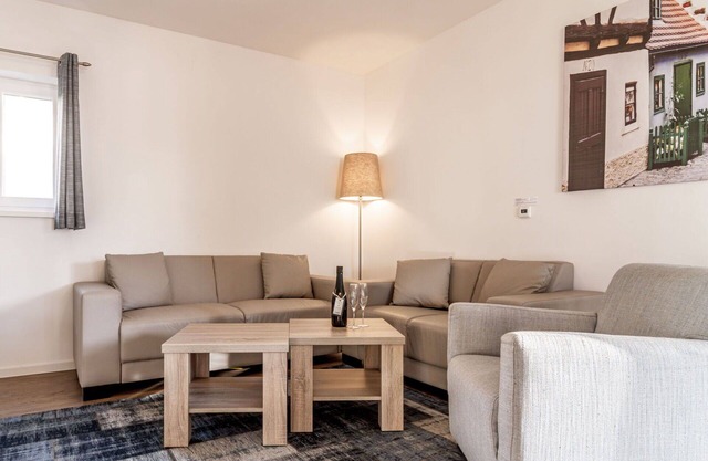 Stunning private villa for 10 guests with WIFI, TV, terrace, pets allowed and parking