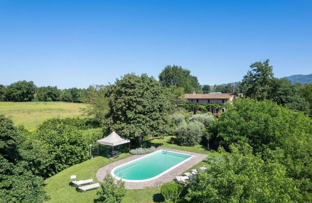 Stunning private villa with WIFI, private pool, TV, patio, pets allowed and panoramic view