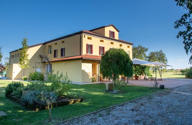 Stunning private villa for 7 people with A/C, WIFI and parking