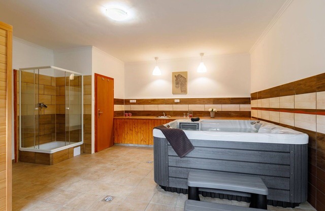 Stunning private villa for 12 guests with private pool, hot tub, TV, terrace and parking