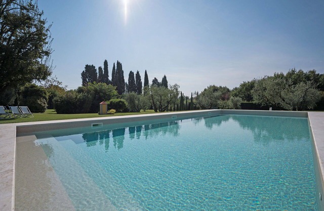 Stunning private villa for 12 guests with private pool, WIFI, A/C, TV, panoramic view and parking