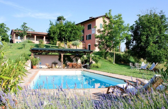 Stunning private villa with A/C, private pool, WIFI, TV, patio, panoramic view and parking