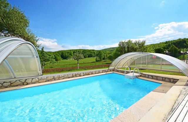 Stunning private villa with WIFI, pool, A/C, TV, terrace, pets allowed and panoramic view