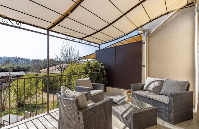 Stunning villa for 4 guests with WIFI, private pool, TV, terrace and parking