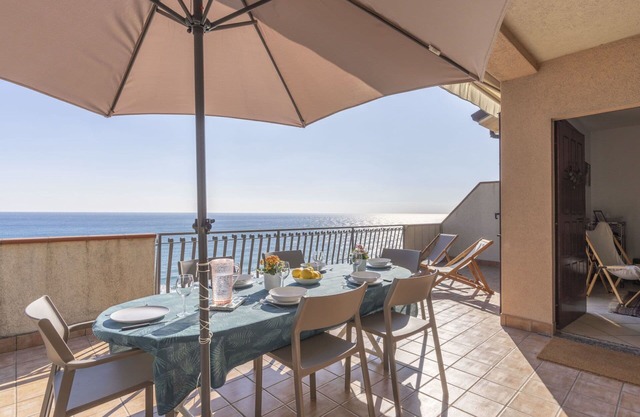 Stunning villa for 9 guests with WIFI, terrace and pets allowed