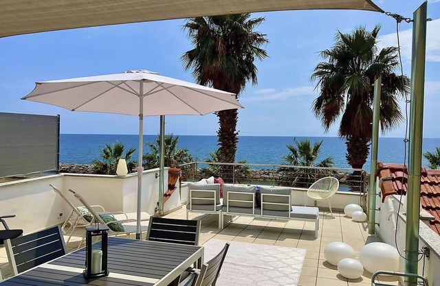 Stunning villa for 7 guests with WIFI, A/C, TV, terrace and parking