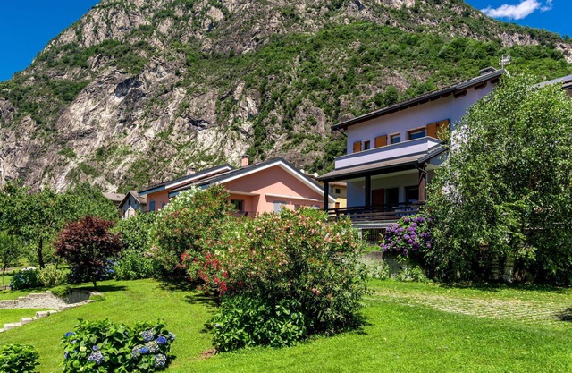 Stunning villa for 6 guests with WIFI, TV, terrace, pets allowed, panoramic view and parking
