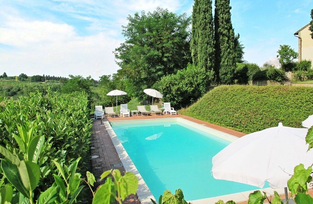Stunning villa with WIFI, private pool, TV, terrace, pets allowed, panoramic view and parking