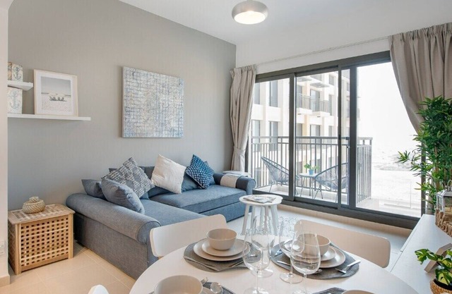 Stylish 1BR Near Town Square - Sleeps 4 Guests!
