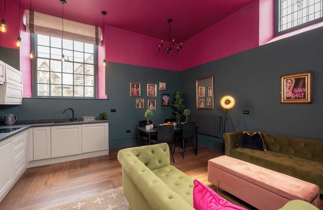 Stylish 2-Bedroom Chapel Apartment Retreat