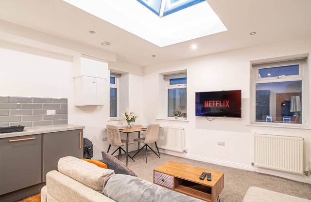Stylish 2-Bedroom Apartment for 5 Guest