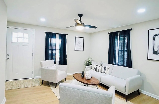 Stylish 3-bedroom home 9 min to Duke 20 min to UNC