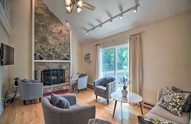 Stylish 5Bd Home Near Beach & Base