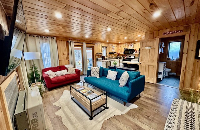 Stylish Mountain Retreat: Hot Tub, Fire Pit, Whiteface Views!