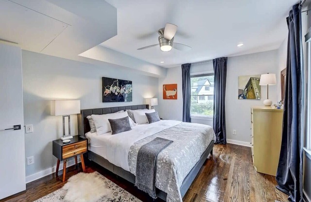 Stylish Myers Park 1BR King Condo | Queens Rd