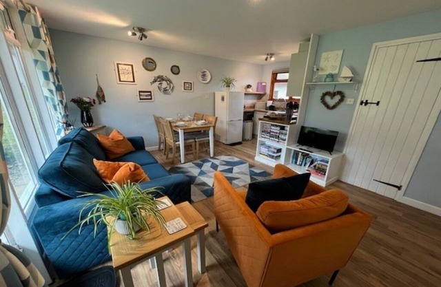 Stylish, nautical themed chalet, in peaceful woodland setting, close to St Ives