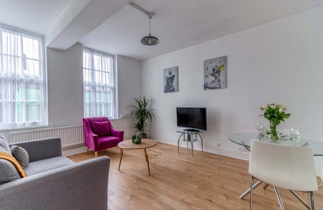 Stylish Scandi 1 Bed Flat in Camberwell (3 mins to transport)