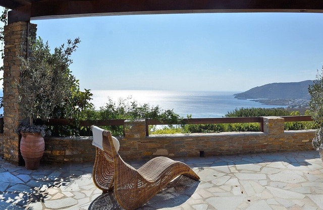 Stylish villa Philinna: Best Location, Amazing pool, spectacular sea views