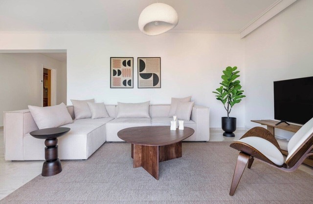 Suburban 3BR Apartment in Marousi