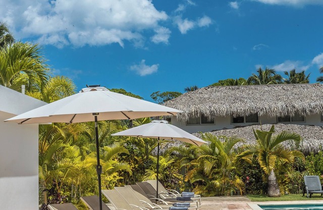 Sueños 8 – 2BR Villa with Pool, Starlink Walk to Beach & Shops – Las Terrenas