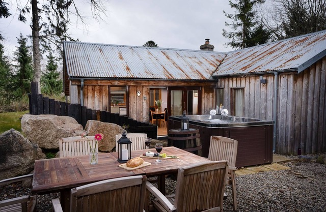Suidhe Garden Cottage - a cottage that sleeps 6 guests in 3 bedrooms