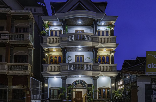 Suitable for group of 12pax, 6 rooms on same floor-walking distance to pubstreet
