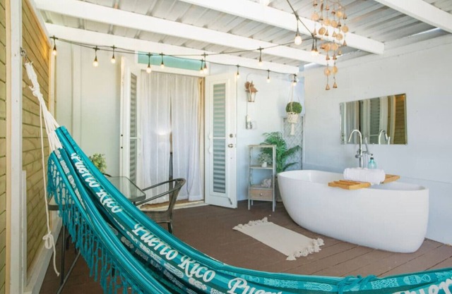 Suite 1 for couples with private balcony with tub