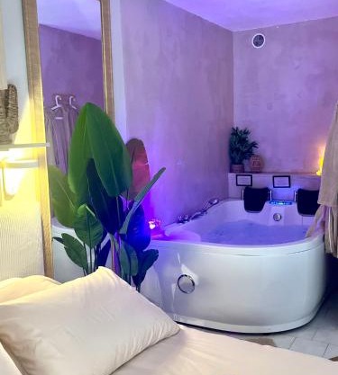 Suite Evasion, Baignoire Balneo