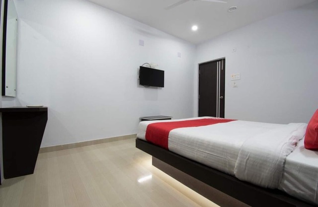 SUITE ROOM 2-S G INTERNATIONAL