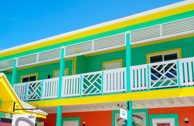 Summer Special Harbourside Apt with Free Golf Cart