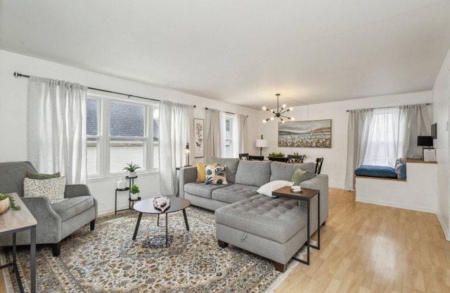 Sunlit 2BR Upper Near Downtown, Quiet Street + Free Parking