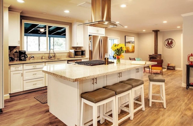 Sunny Spacious Wine Country Retreat 2BD 2BA
