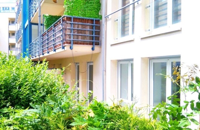 Sunny terrace apartment in the center with underground parking space and Netflix.