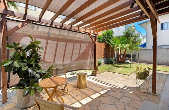Sunny Vista Escape in Alhambra with private patio