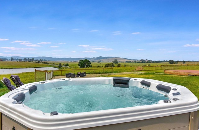 Sunrise and Sunset Hot Tub Views 600m walk to Doltone Anambah House Wedding Venue at Pelican Plains