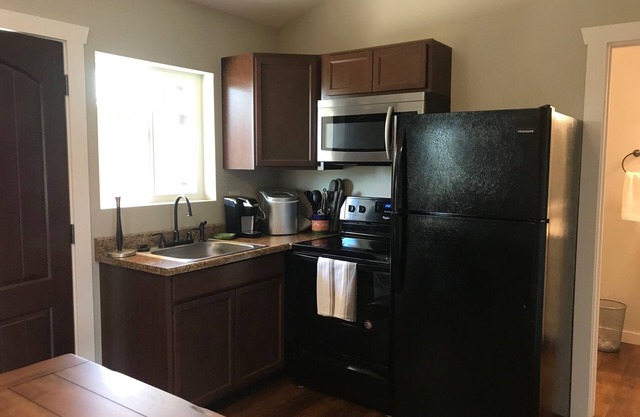 Sunrise Fly Shop Lodge Unit 2 Kitchenette