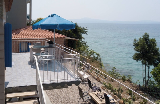 Sunrise seaside retreat Apartment in Almyros, Kalamata