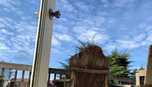 Sunset Balcony, King Bed, Firepit, Beach Access, Pet Friendly