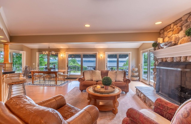 Sunset Beach Lake House on Beautiful Owasco Lake - Great Family Summer Retreat!