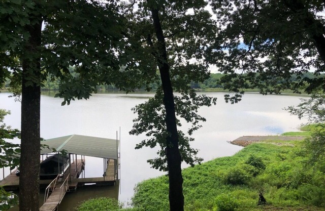 Sunset Cove - Beautiful waterfront - Relax & Unwind on the KY Lake - TN River