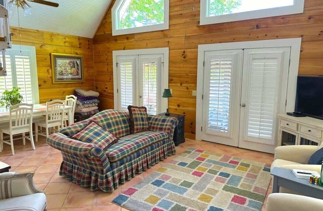 Sunset Cove Cabin Sum