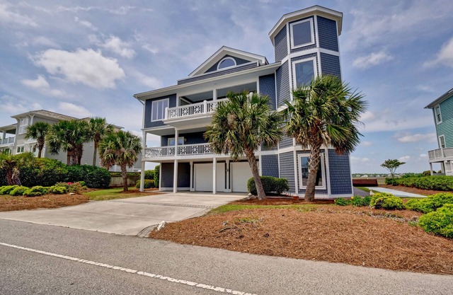Sunset Shore - 6 bedroom, 6.5 bathroom house with indoor pool.