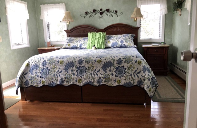 Super Clean, Fully-Equipped Private Suite 1 Mile from Acadia