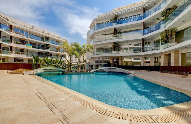 Super Luxury Penthouse with Hot Tub and Pool