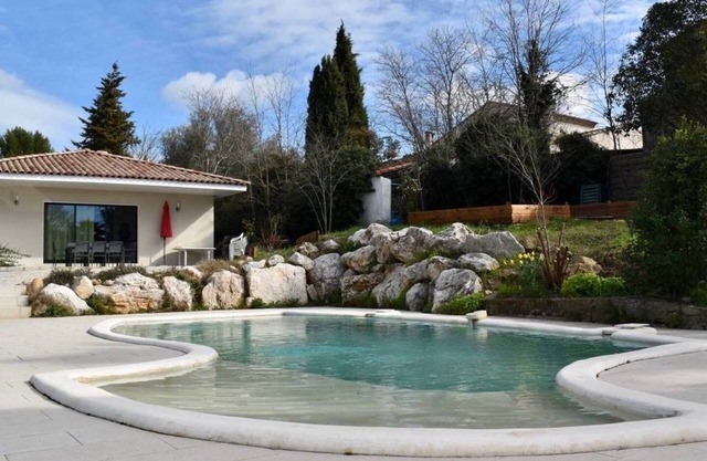 Super stylish modern villa with pool, 20 minutes from Montpellier