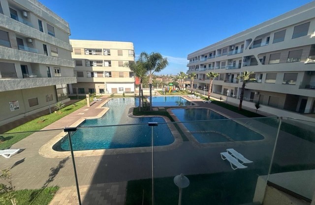 Superb Appt with pool view.